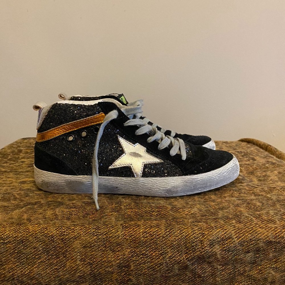 Golden Goose: Black Glitter Mid Star Sneakers (37)